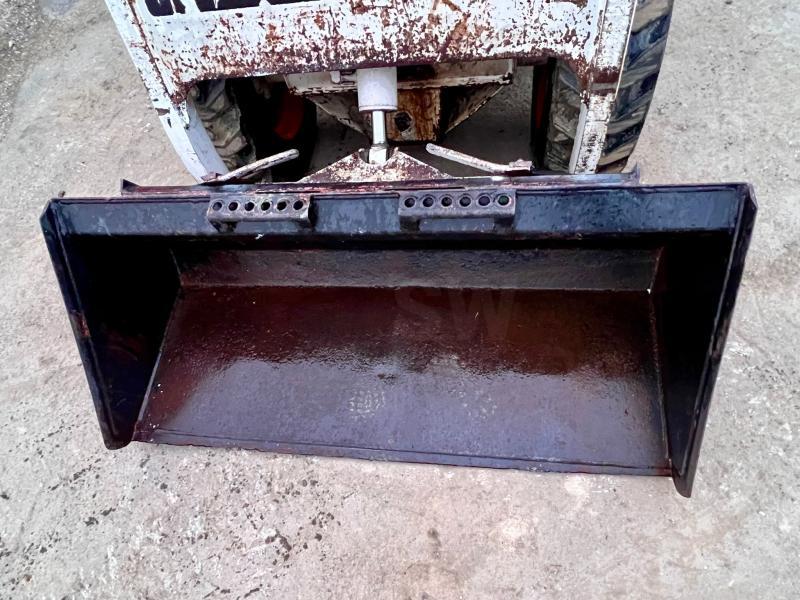 Chargeuse Bobcat 643 Mini-chargeur avec godet