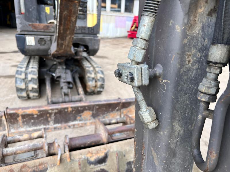 Pelle Volvo EC18C Mini pelle 1,8T