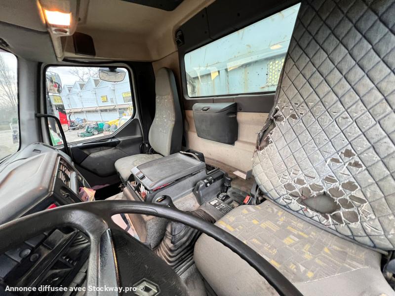 Photo Renault KERAX BIBENNE 4x2 370DCI  image 8/11