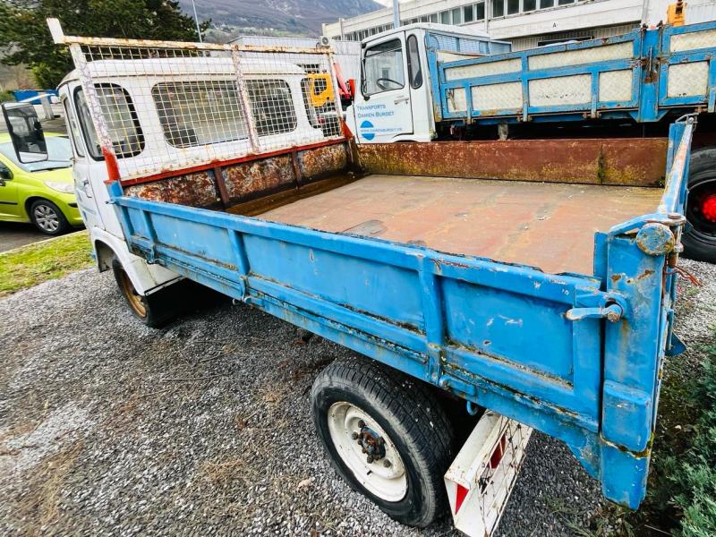 Camion Saviem SG 2 Camion benne 3,5T