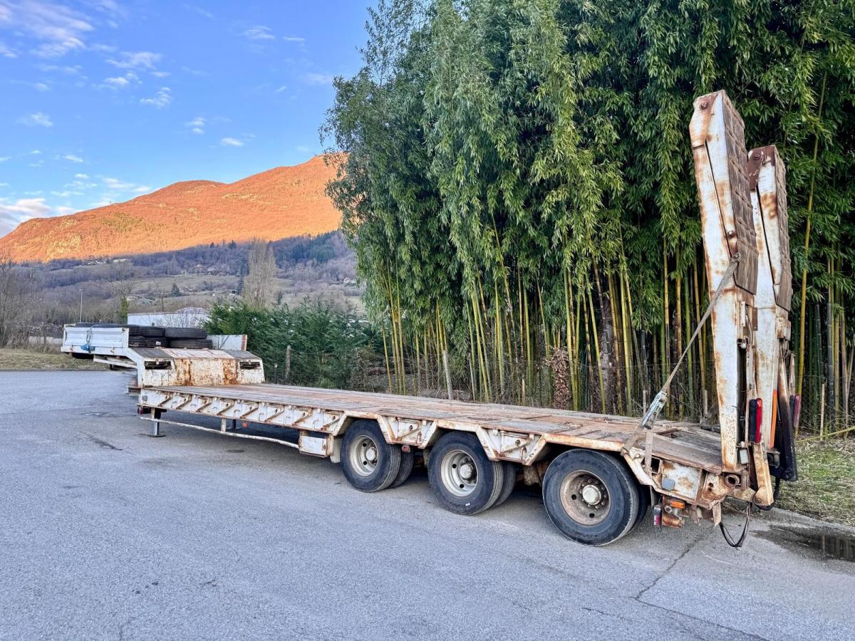 Semi-remorque Actm S44315CHC porte engins 3 essieux 34T