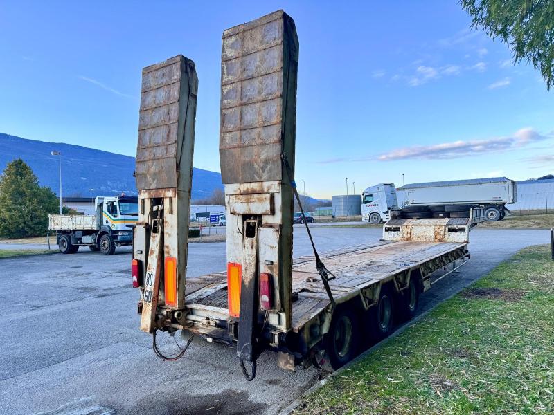 Semi-remorque Actm S44315CHC porte engins 3 essieux 34T