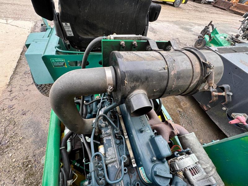 Entretien des espaces verts RANSOMES T-33D Tondeuse autoportée 4x4 (NET DE TVA)