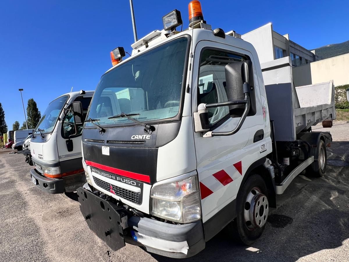 Mitsubishi                 Fuso Camion ampliroll 6,5T