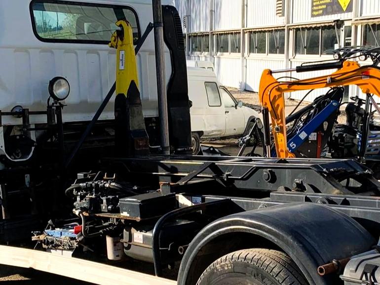 Camion Mitsubishi Fuso Camion ampliroll 6,5T