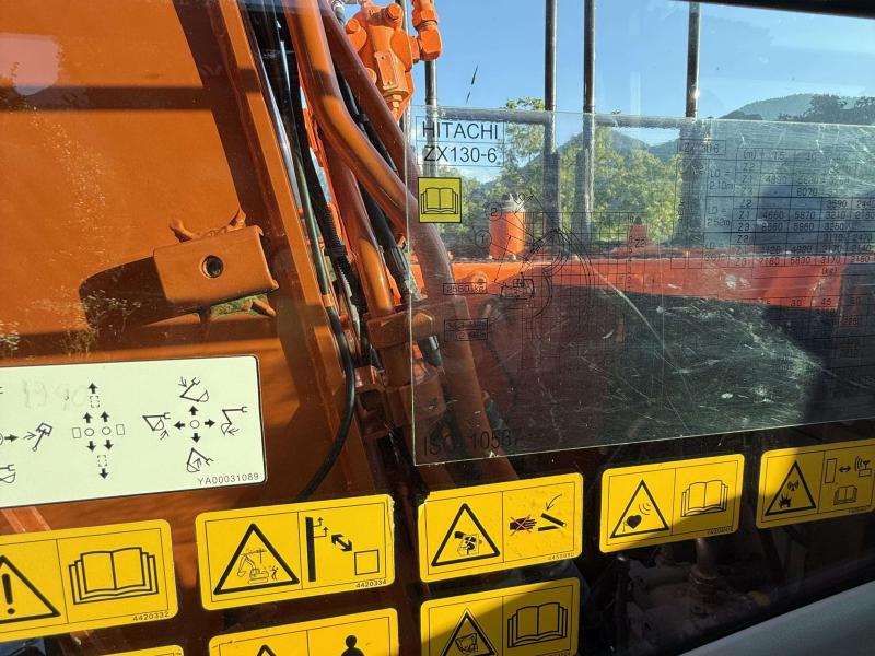 Escavatore Hitachi ZX130LCN-6 Pelle sur chenilles 14T