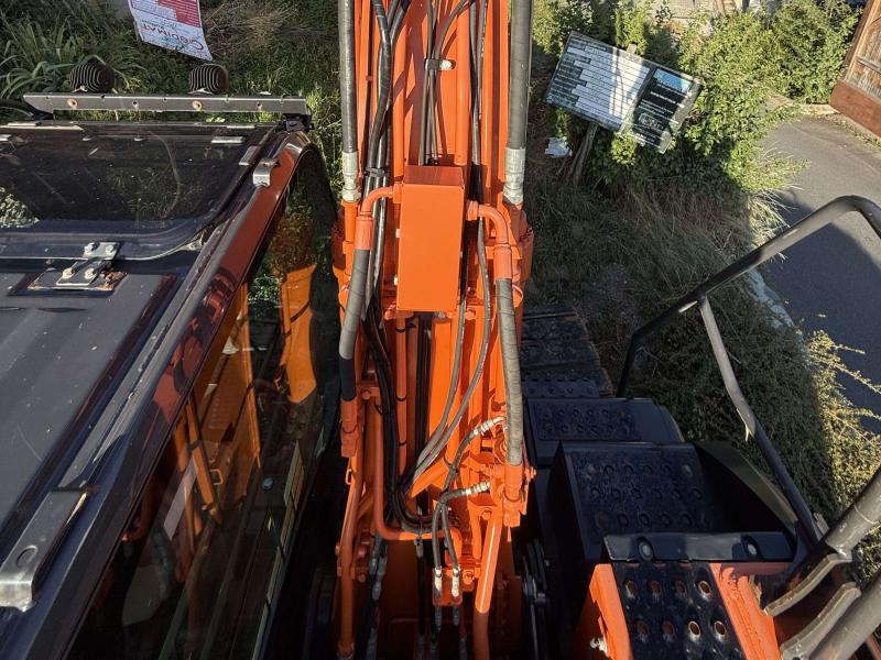 Escavatore Hitachi ZX130LCN-6 Pelle sur chenilles 14T