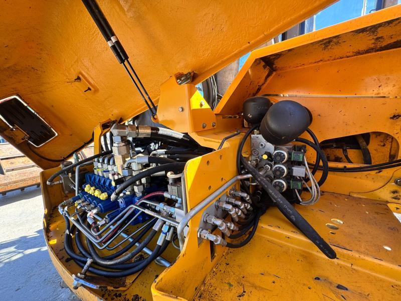 Pelle Mecalac 12 MXT Pelle à pneus articulée 9T