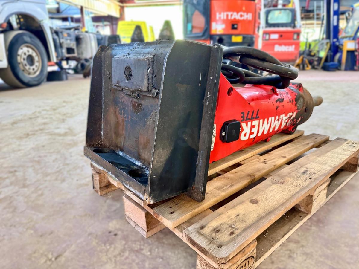 Équipements TP RAMMER 777E Brise-roche hydraulique BRH