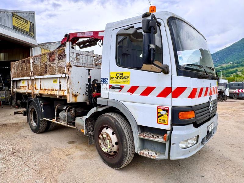 Camion Mercedes ATEGO 1218 Camion benne grue grappin hayon