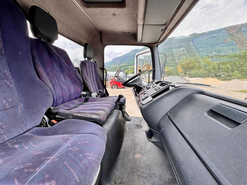 Camion Mercedes ATEGO 1218 Camion benne grue grappin hayon