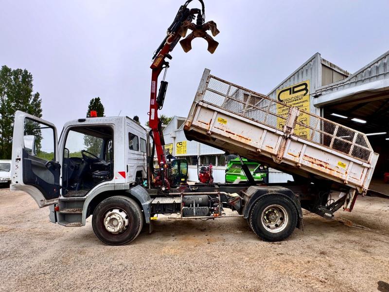 Camion Mercedes ATEGO 1218 Camion benne grue grappin hayon