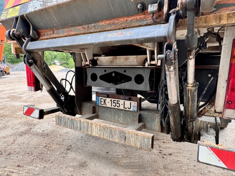 Camion Mercedes ATEGO 1218 Camion benne grue grappin hayon