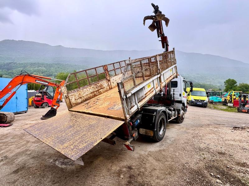 Camion Mercedes ATEGO 1218 Camion benne grue grappin hayon