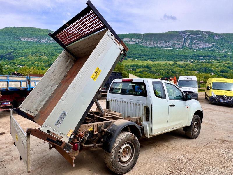 Voiture Isuzu D-MAX TFS86 PICKUP 4x4 AVEC BENNE ELECTRIQUE