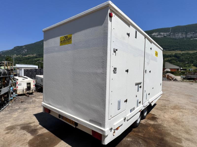 Matériel de chantier JCR M490PA Remorque cabane de chantier 2 essieux