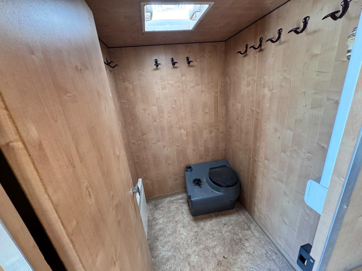 Matériel de chantier JCR M490PA Remorque cabane de chantier 2 essieux