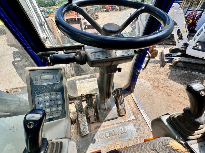 Pelle Mecalac 12MXT Pelle sur pneus 9T (NET DE TVA)