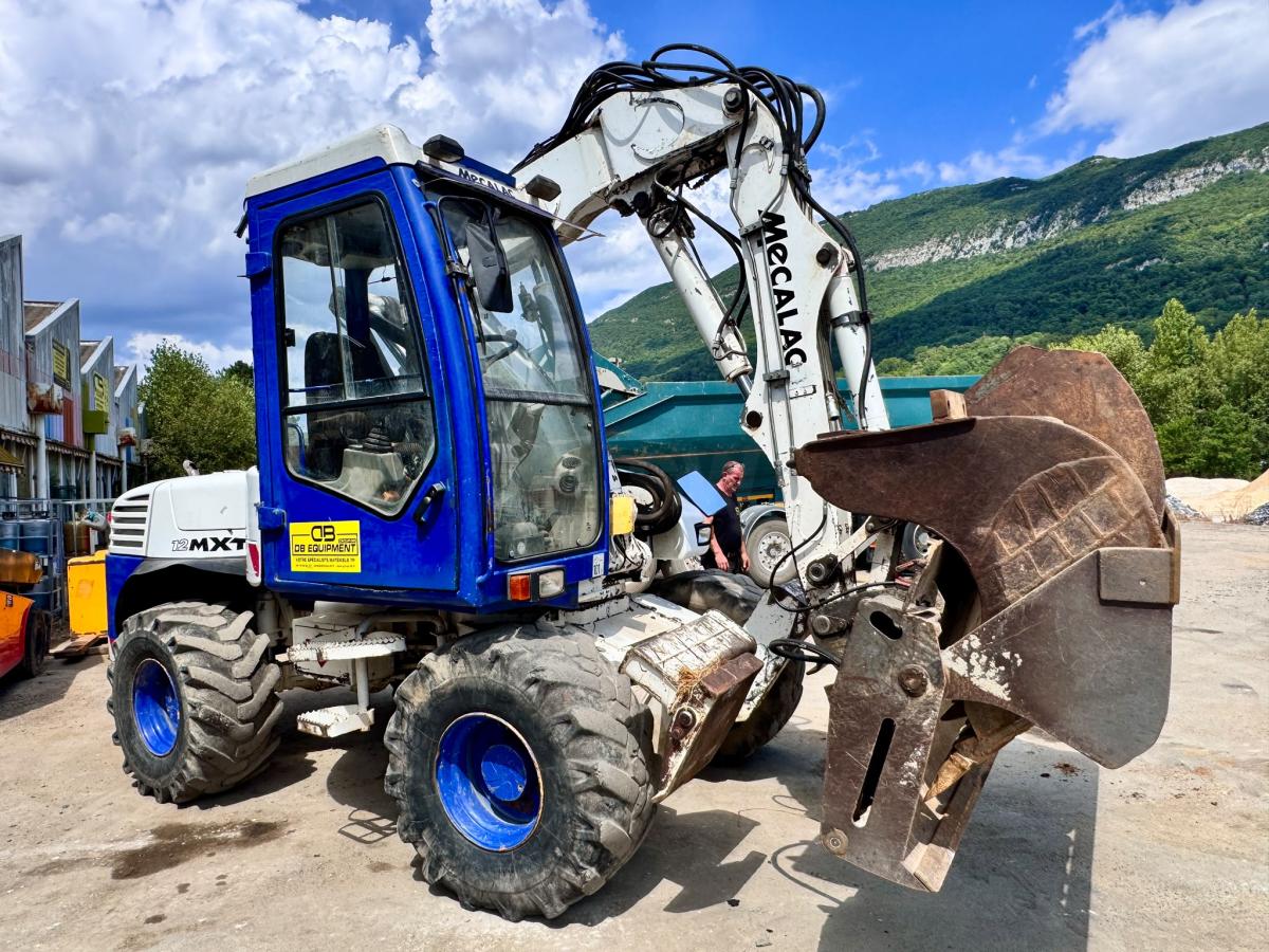 Pelle Mecalac 12MXT Pelle sur pneus 9T (NET DE TVA)