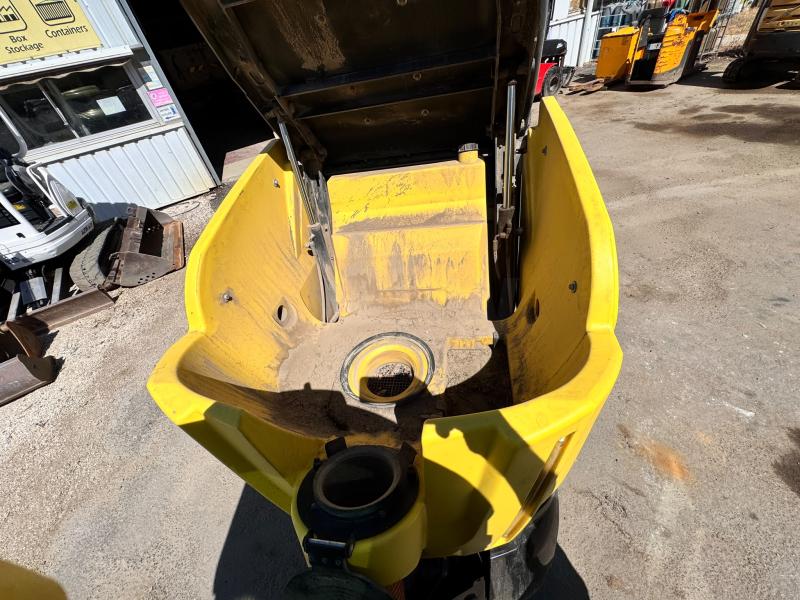 Matériel de nettoyage KARCHER MC50 Balayeuse aspiratrice de voirie