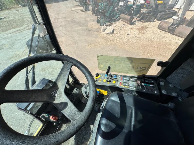 Matériel de nettoyage KARCHER MC50 Balayeuse aspiratrice de voirie