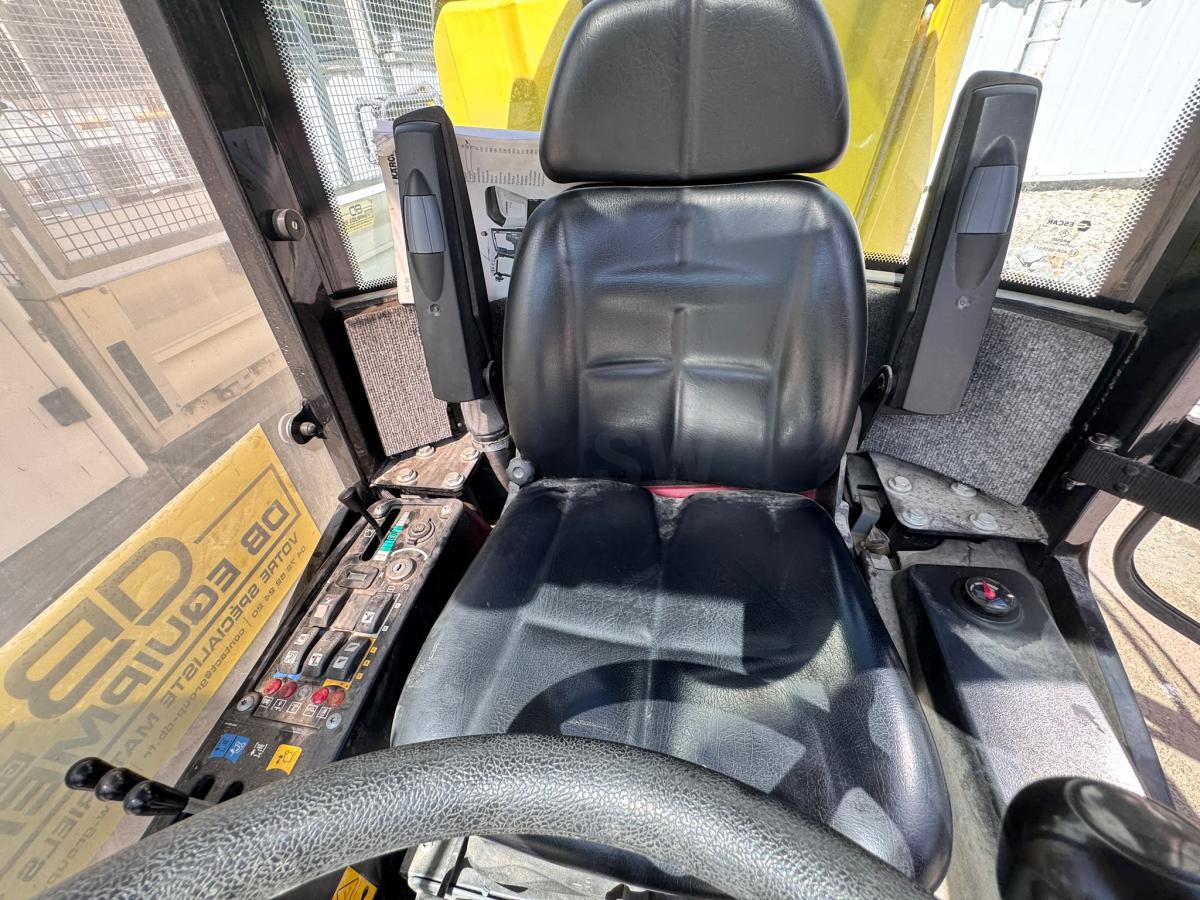Matériel de nettoyage KARCHER MC50 Balayeuse aspiratrice de voirie