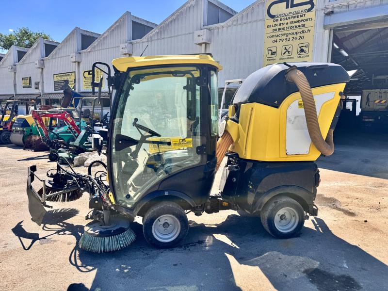 Matériel de nettoyage KARCHER MC50 Balayeuse aspiratrice de voirie