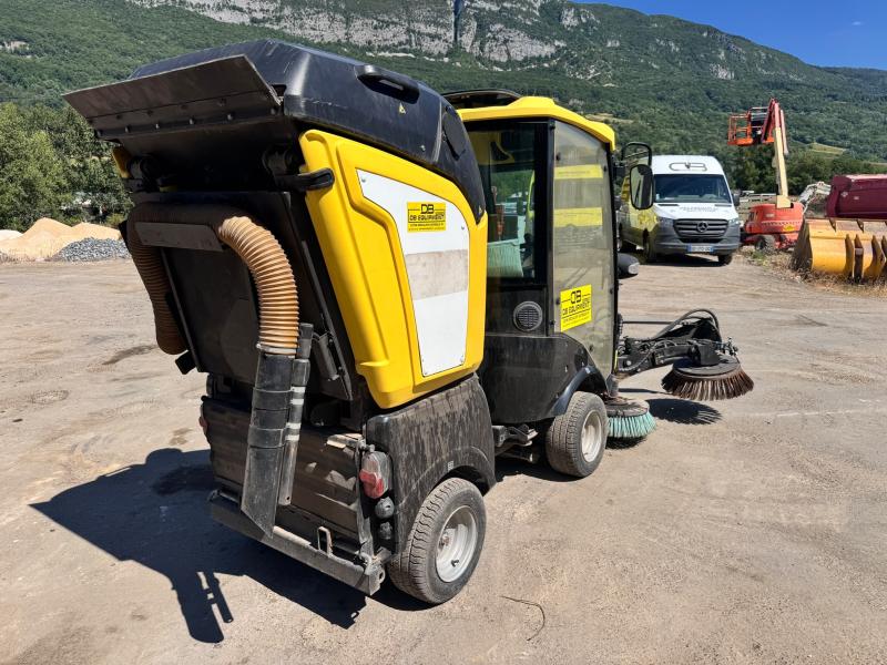 Matériel de nettoyage KARCHER MC50 Balayeuse aspiratrice de voirie