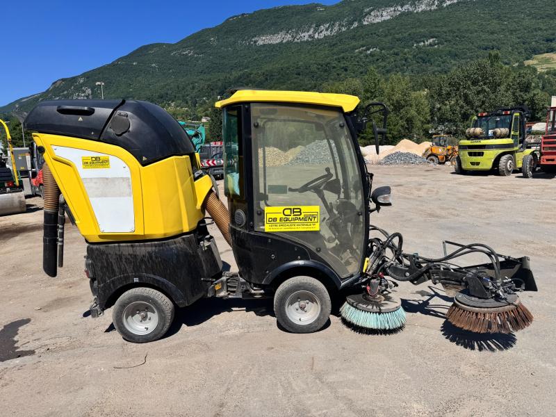Matériel de nettoyage KARCHER MC50 Balayeuse aspiratrice de voirie