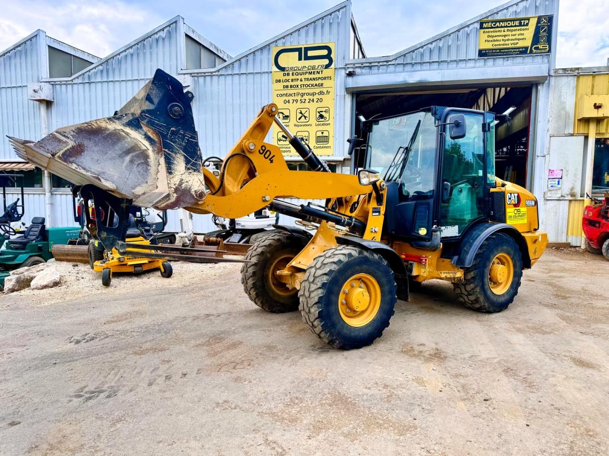 Caterpillar                 906M Chargeuse sur pneus 6T