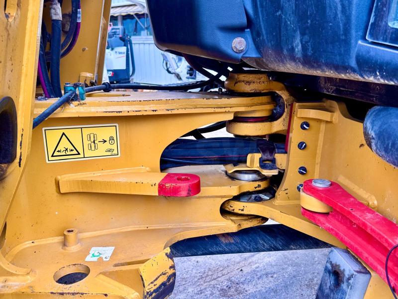 Chargeuse Caterpillar 906M Chargeuse sur pneus 6T