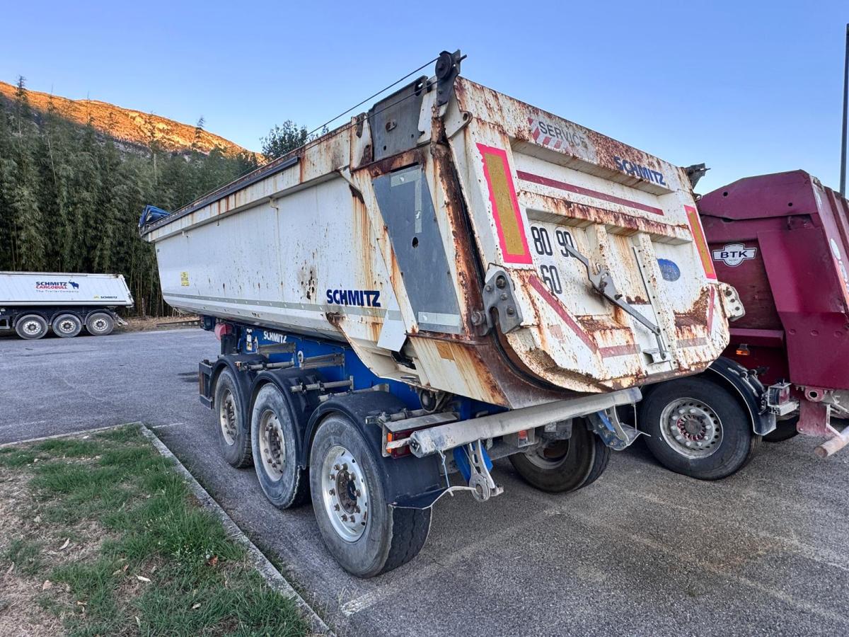 Semi-remorque Schmitz Cargobull SGF-S3 Semi-remorque benne TP acier