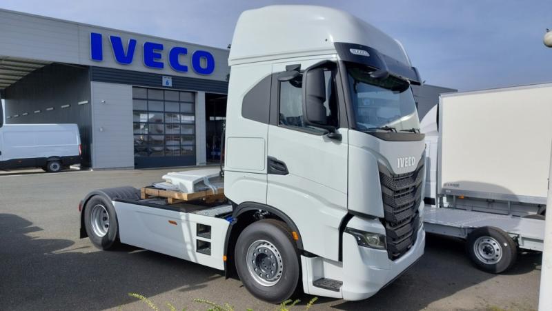 Tracteur Iveco S-Way AS 440 S 49 TP
