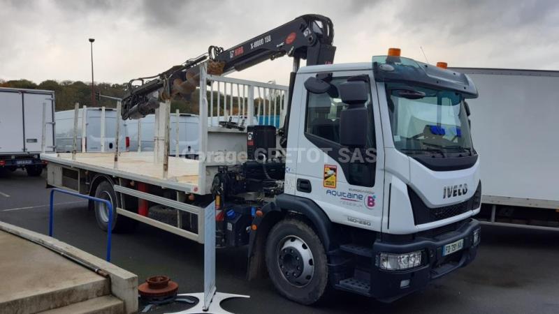 Camion Iveco Eurocargo ML 140 E 25 Véhicules spéciaux Foreuse