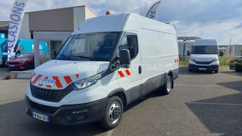 Utilitaire Iveco Daily 35C18V12 Fourgon Fourgon tôlé