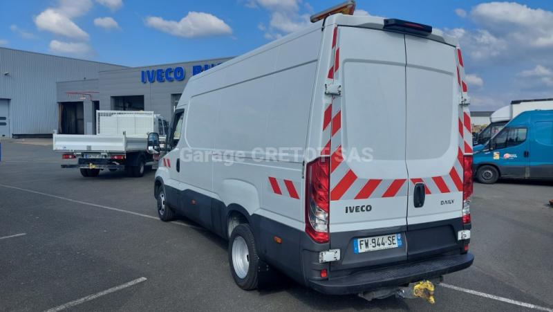 Fourgon Iveco Daily 35C18V12 Fourgon tôlé