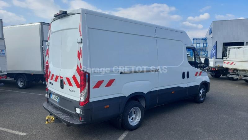 Fourgon Iveco Daily 35C18V12 Fourgon tôlé