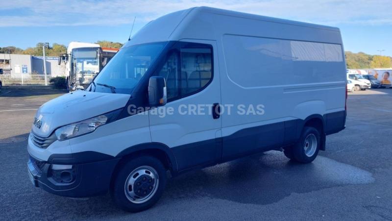 Utilitaire Iveco Daily 35C14V12 A8 Euro6 Fourgon Fourgon tôlé