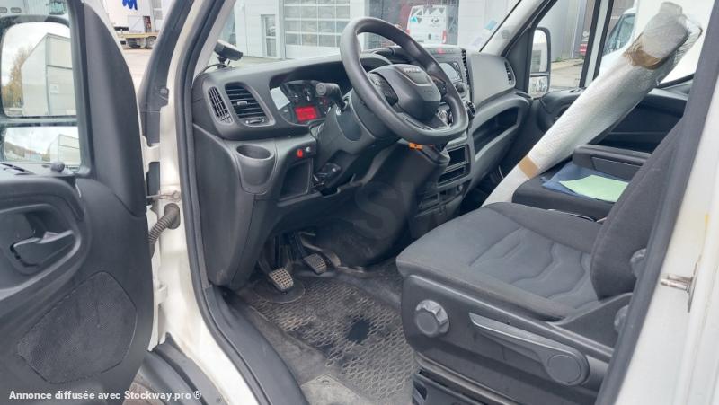 Photo Iveco Daily 35C16 image 5/12