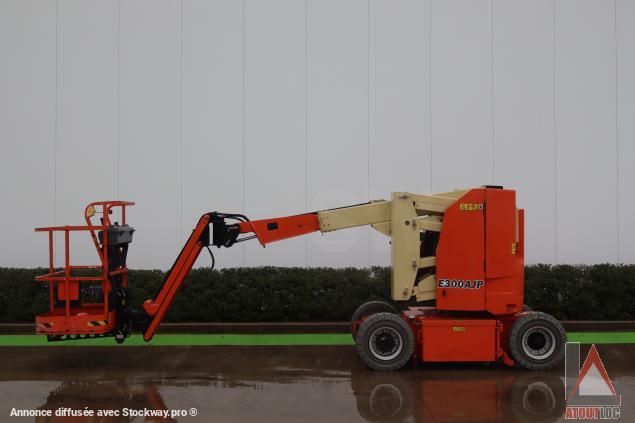 JLG E300AJP 