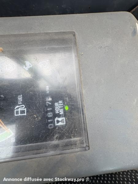 Photo Takeuchi TB 23  image 11/13