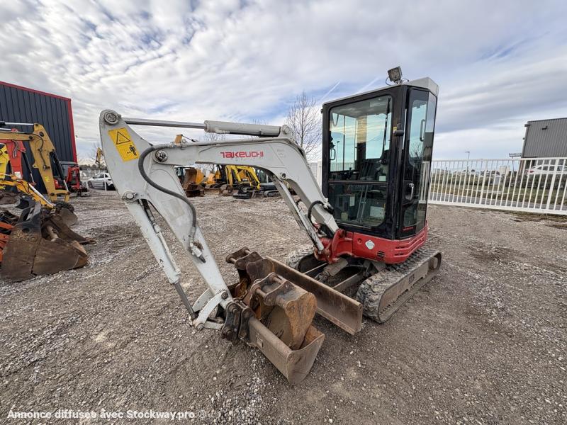 Photo Takeuchi TB 23  image 5/13