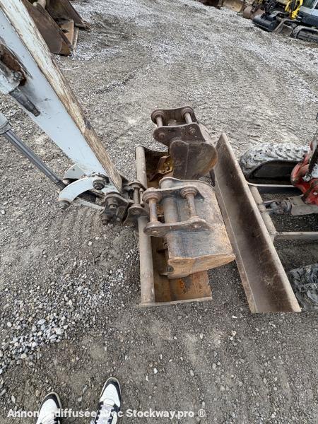 Photo Takeuchi TB 23  image 6/13