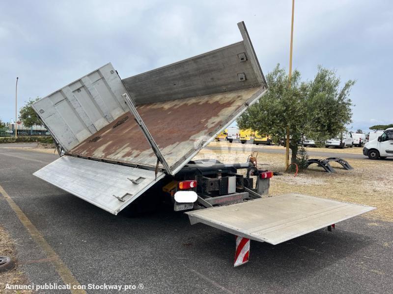 Photo Iveco Eurocargo 120 E 25 image 10/31