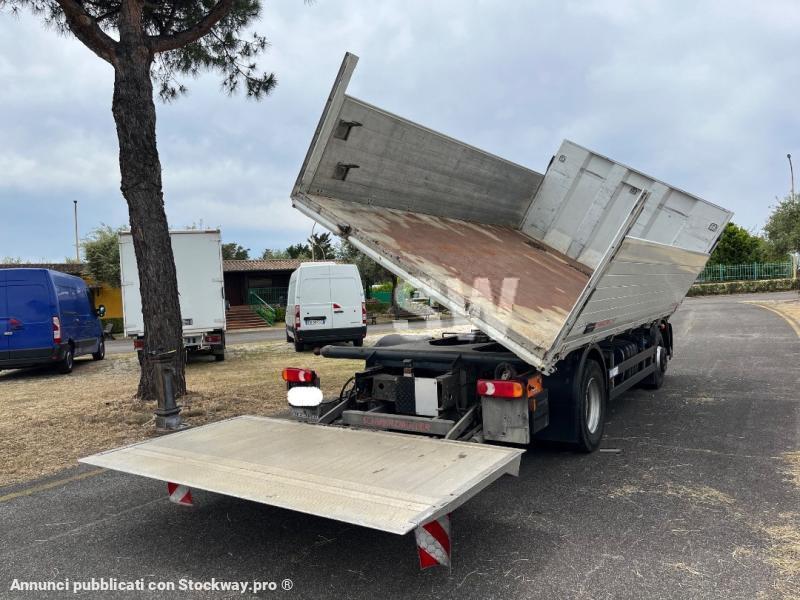 Photo Iveco Eurocargo 120 E 25 image 7/31