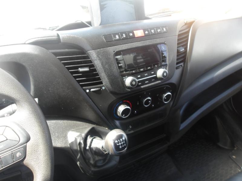 Benne Iveco Daily 35C16 Benne arrière