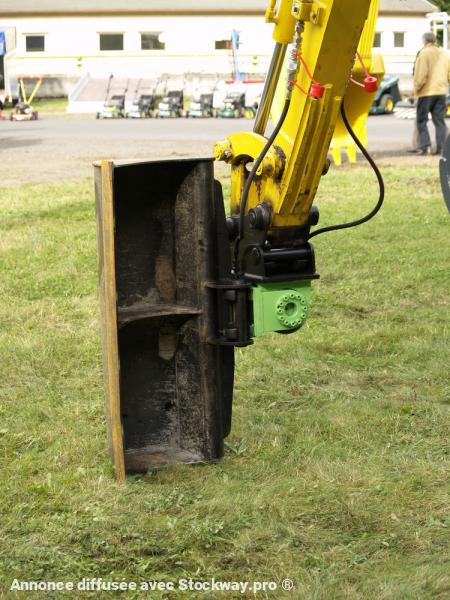 Photo One-TP Tilt Motor powertilt pour pelles 1-100 tonnes  image 2/10