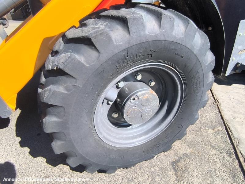 Photo Case 580ST  image 11/22