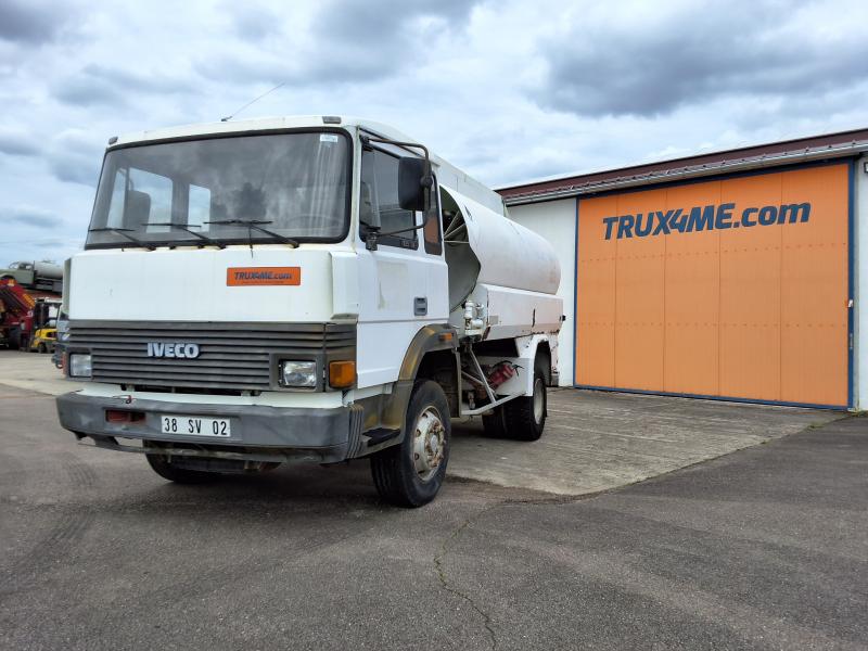 Camión Iveco 135.14 IH Cisterna Hidrocarburos