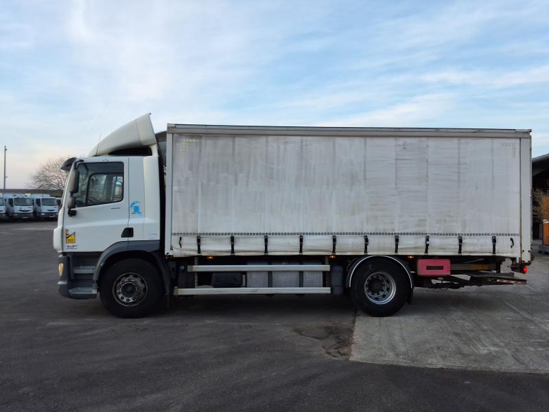 truck DAF CF 400 Tautliner